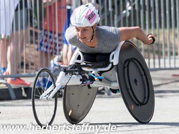 Manuela Schar Boston Marathon 2017 Siegerin